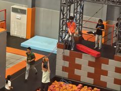 -极限PLAY运动娱乐新世界·团建派对表演休闲馆·室内高空游乐园