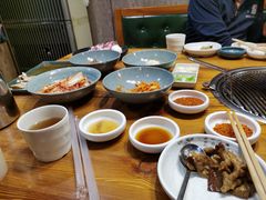 -草家酱蟹炭火烤肉店(珲春南路一店)