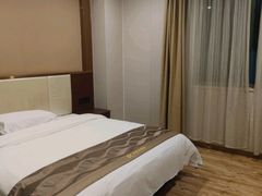 -好居商务酒店(江高亿达广场店)