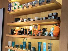 -星巴克(宁波东门银泰店)