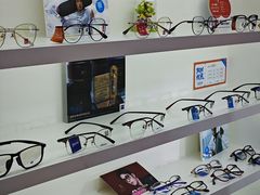 -诺柯视眼镜-蔡司依视路官方工厂店(淞南一店)