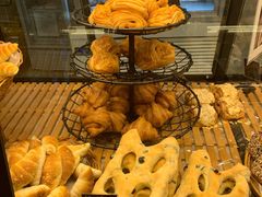 -Dough&Joe团憩(瑞虹天地月亮湾店)