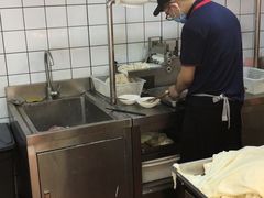 -呷佬·长沙手工米粉(金沙江路店)