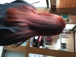 漂亮的红色，颜色很到位-Hair Garden Resort日式发艺沙龙
