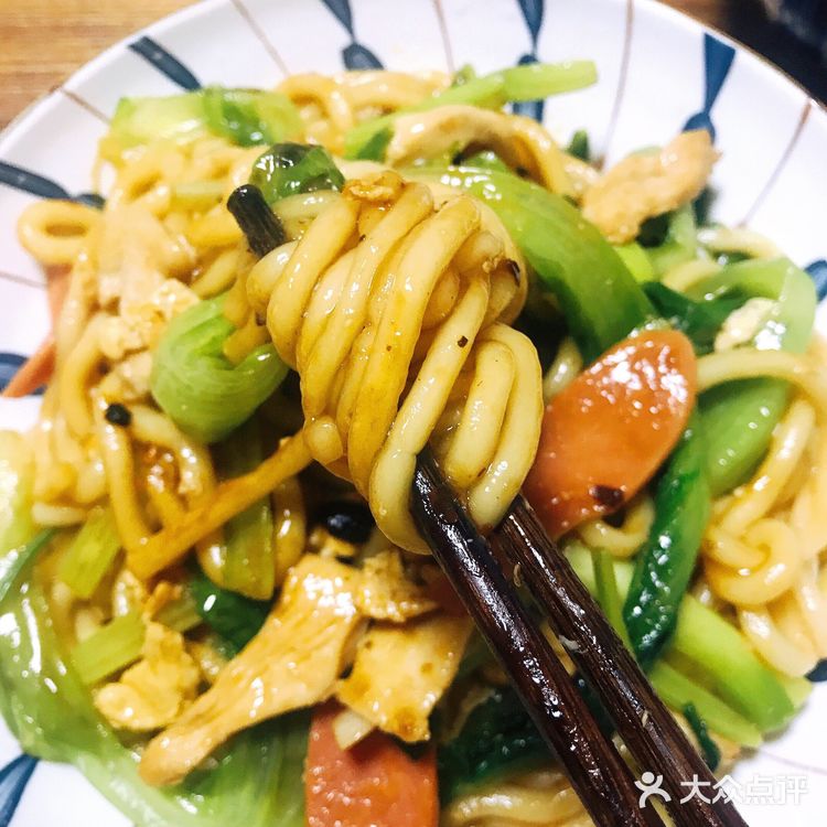 今日家庭菜谱 — 老干妈肉丝炒土豆粉