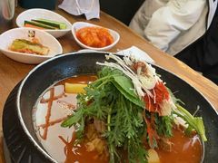 -喇喇排骨火锅·传统韩式脊骨汤(望京西园总店)