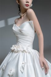 点击看大图 -艾拉·女王婚纱礼服馆