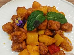 咕咾肉-永記粤菜·五指毛桃花雕鸡煲(九亭店)
