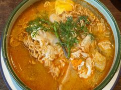 -Chom Cafe and Restaurant