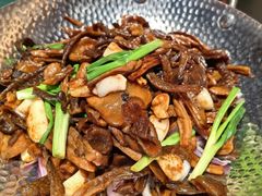 干锅鹿茸菌-鸽子侯·家宴·平价海鲜(绿地店)
