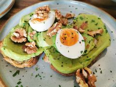 牛油果煮蛋吐司-RAC BAR(安福路店)
