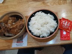 -万和春排骨砂锅米饭(新业广场店)