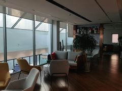 -宁波宝信宝马4S店(江北日湖店)