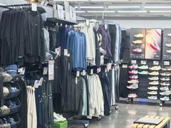 -迪卡侬(苗岭路店)