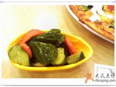 赠的酸黄瓜-嘉喜来比萨(罗马花园店)