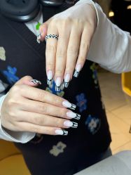 -悦己美甲美睫