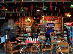 -席娜卡琳火车铁道夜市