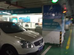 -甘家口大厦-停车场