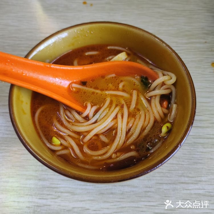 这家砂锅味道确实巴适，价格也比较亲民