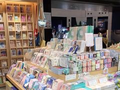 -猫的天空之城概念书店(苏州诚品店)