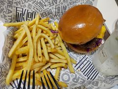 -TRIPS BURGER(大钟寺店)