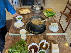 -鲁朗纳麦石锅鸡庄园