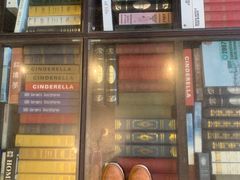 -钟书阁(松江泰晤士小镇店)