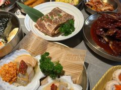 -草家酱蟹炭火烤肉店(珲春南路一店)