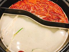 鸳鸯锅-钢管厂五区小郡肝串串香火锅(人民广场店)