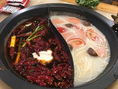 -黄潇洒老火锅(九眼桥宏济巷店)