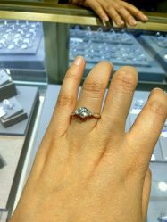 -威德钻石-克拉钻大本营(南京东路店)