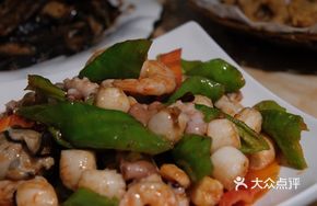 Spicy Stir-Fried Mixed Seafood