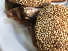 烧饼夹肉-老磁器口豆汁店(天坛店)