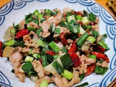 宣威小炒肉-老滇山寨•云南特色菜•地方菜•民族风情歌舞表演(金碧店)