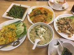 -J Daeng Seafood