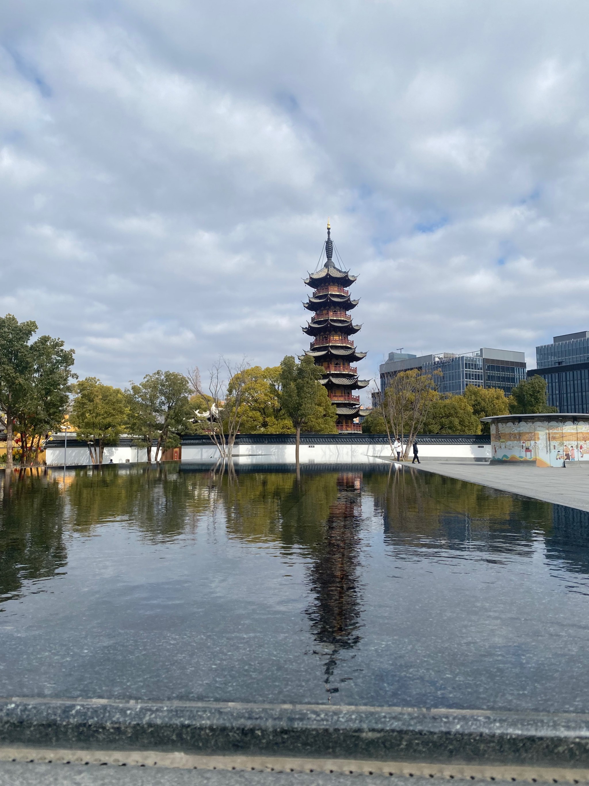 龙华古寺