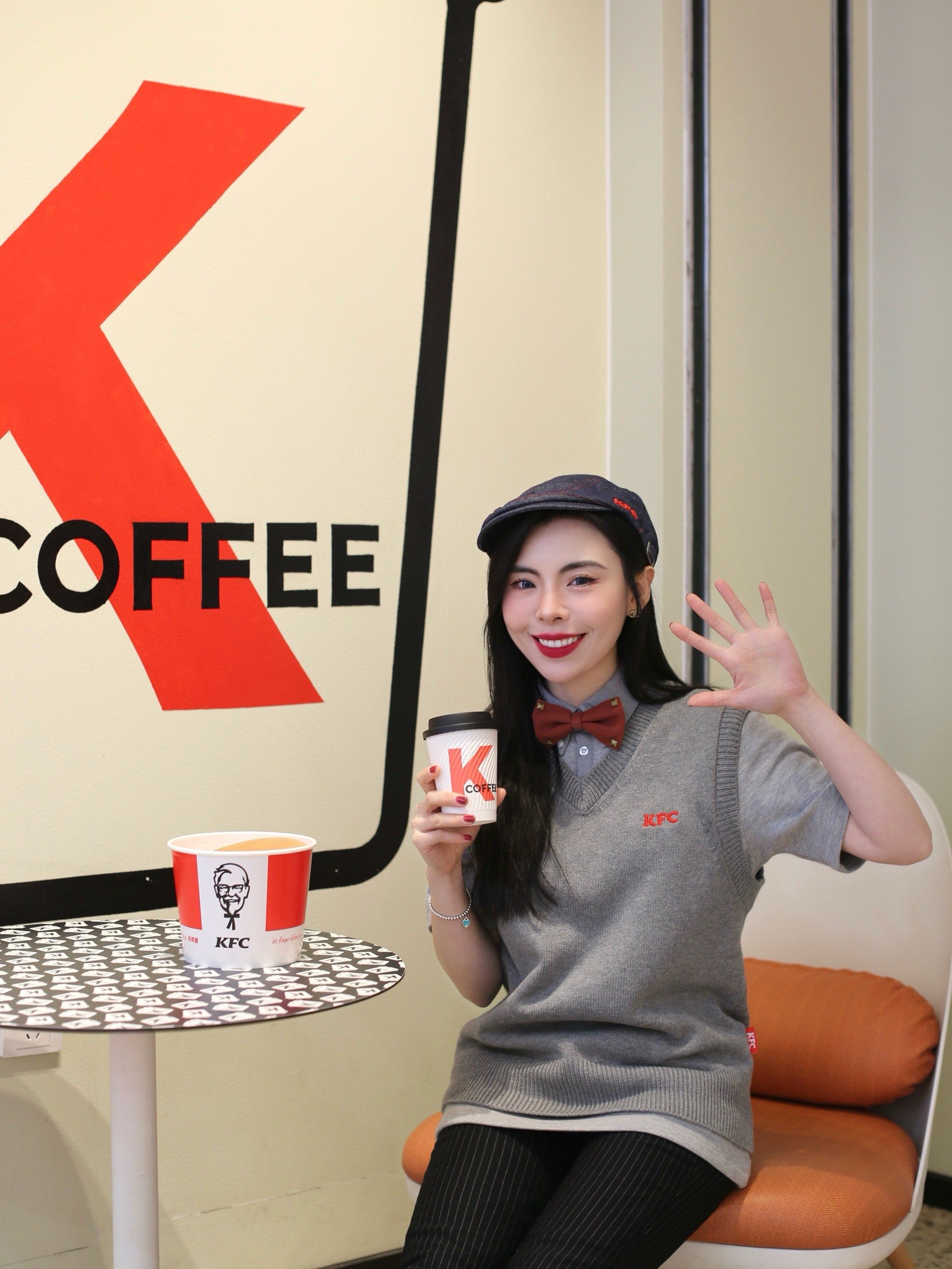 有幸在肯德基中国第1万间门店开启之际,受邀参加kfc全新系列工服的