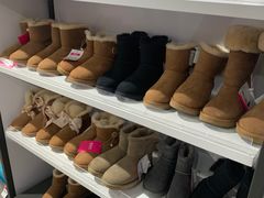 -唯品会(北京国瑞城店)