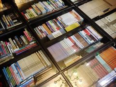 -钟书阁(松江泰晤士小镇店)