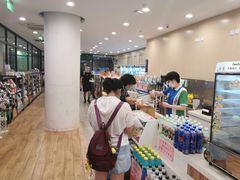 -全家便利店(上海南站站店)