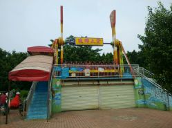 遨游太空-云湖游乐园