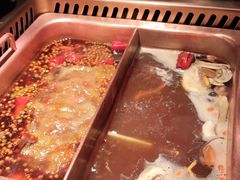 -老牌坊云南鱼豆花火锅(哈西万达店)