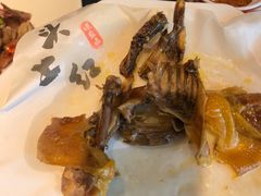 -头上红煨盐鸡·非遗院子餐厅