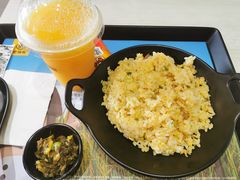 -老娘舅餐厅(黄龙体育中心店)