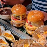 武汉江边街头汉堡🍔！饿了么兄弟们