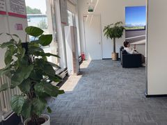 -北亚国超特斯拉授权钣喷中心