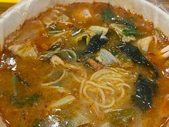 -二钢串叔麻辣烫(华龙大厦店)