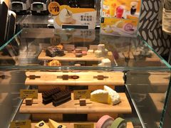 椰子酸奶慕斯蛋糕-麦当劳(广州新港东路第二分店)