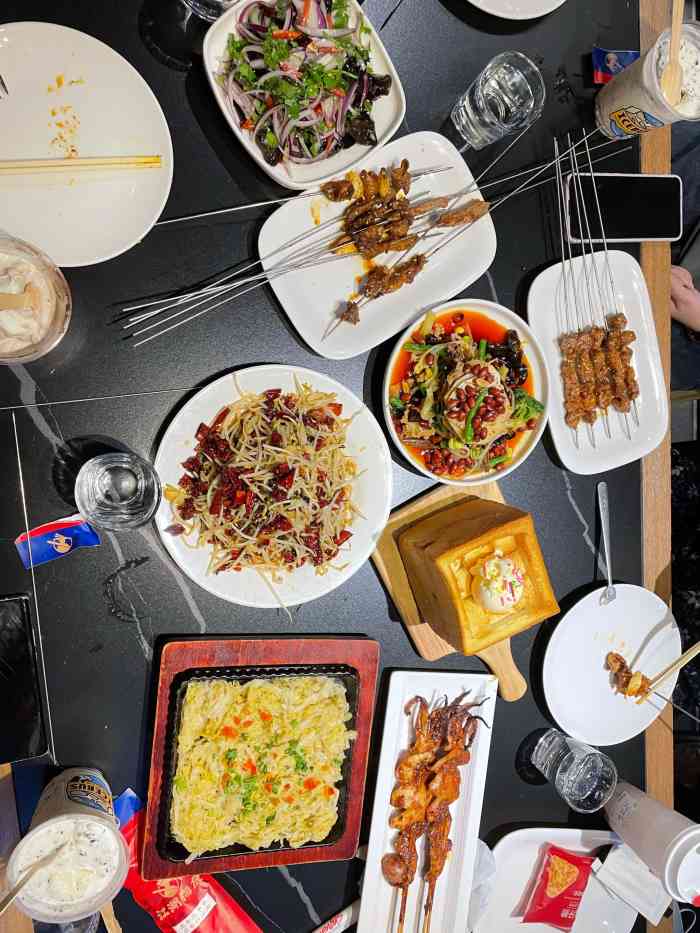 江湖海底-"「羊肉串」来了两次都是店里烤的,肥肉适中.