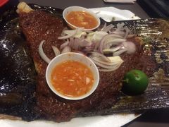 -东海岸人工湖美食村